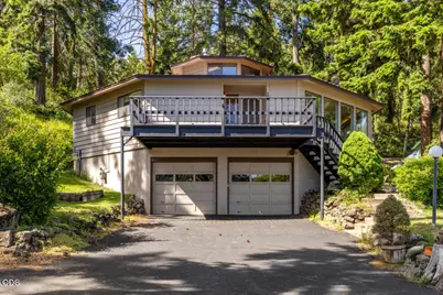 1885 Lakeshore Drive, Klamath Falls, OR 97601 - Photo 2