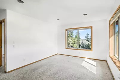 2863 NW Fairway Heights Drive, Bend, OR 97703 - Photo 26