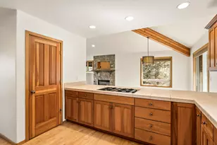 2863 NW Fairway Heights Dr, Bend, OR 97703 - Photo 18