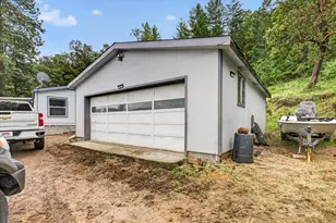 483 Wren Ridge Dr, Eagle Point, OR 97524 - Photo 18