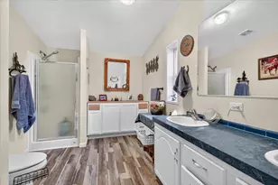 483 Wren Ridge Dr, Eagle Point, OR 97524 - Photo 12