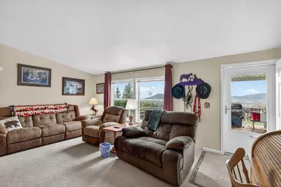 483 Wren Ridge Drive, Eagle Point, OR 97524 - Photo 2