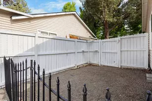 20612 Daisy Ln, Bend, OR 97702 - Photo 10
