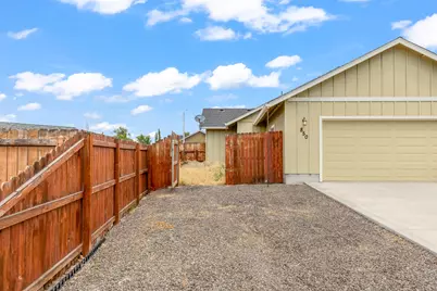 850 NW Quince Avenue, Redmond, OR 97756 - Photo 28