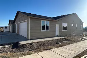 3910 SW 39th St, Redmond, OR 97756 - Photo 6