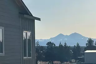 3910 SW 39th St, Redmond, OR 97756 - Photo 2