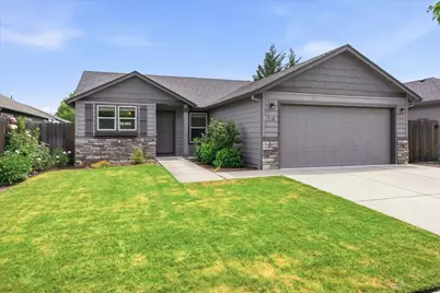 518 Woodlark Drive, Medford, OR 97501 - Photo 2