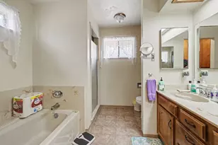 758 Summit Loop, Grants Pass, OR 97527 - Photo 36