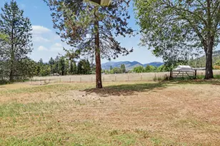 758 Summit Loop, Grants Pass, OR 97527 - Photo 16