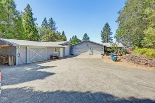 758 Summit Loop, Grants Pass, OR 97527 - Photo 46