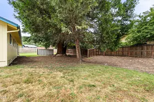 1950 NW Michelle Way, Grants Pass, OR 97526 - Photo 26
