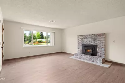 1950 NW Michelle Way, Grants Pass, OR 97526 - Photo 4