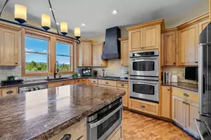 64145 Hunnell Rd, Bend, OR 97703 - Photo 14