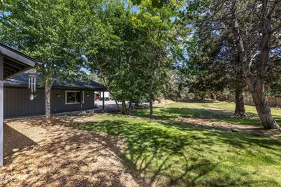 63425 Deschutes Market Road, Bend, OR 97701 - Photo 34