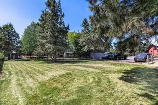 63425 Deschutes Market Rd, Bend, OR 97701 - Photo 46