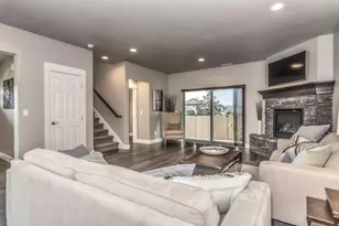 20560 Kira Dr, Bend, OR 97702 - Photo 4