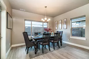 20568 Kira Dr, Bend, OR 97702 - Photo 12