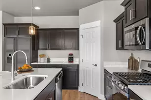 20599 Kira Dr, Bend, OR 97702 - Photo 4