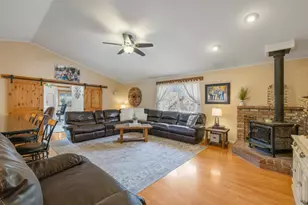 16320 Hillcrest Rd, Klamath Falls, OR 97603 - Photo 6