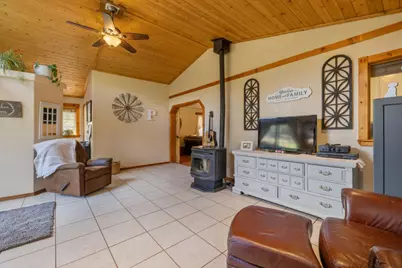 16320 Hillcrest Road, Klamath Falls, OR 97603 - Photo 14