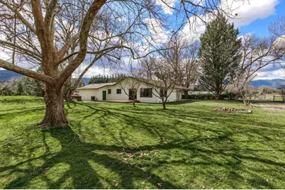3522 Bellinger Lane, Medford, OR 97501 - Photo 2
