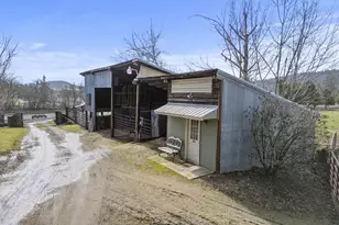 1305 Butte Falls Hwy, Eagle Point, OR 97524 - Photo 46