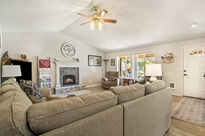 2020 NE Hall Circle, Bend, OR 97701 - Photo 6