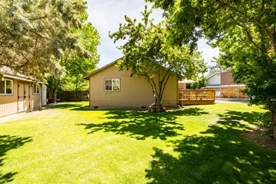 2020 NE Hall Circle, Bend, OR 97701 - Photo 30