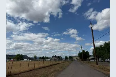 7465 Table Rock Terrace, Central Point, OR 97502 - Photo 2