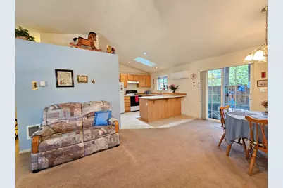 369 E St Helens Avenue, Sisters, OR 97759 - Photo 4