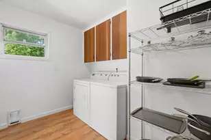 8703 NE Sacramento St, Portland, OR 97220 - Photo 14