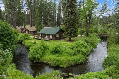 13375 SW Forest Service Road #10, U1, Camp Sherman, OR 97730 - Photo 2