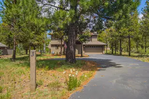 17916 Sandtrap Ln, Sunriver, OR 97707 - Photo 2