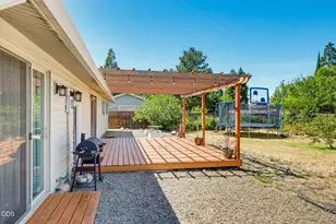 351 Oxford St, Ashland, OR 97520 - Photo 36
