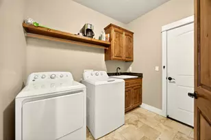 3764 Calle Vista Dr, Medford, OR 97504 - Photo 18