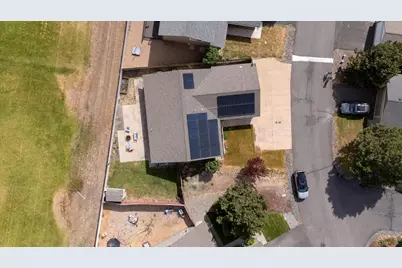 512 SE Ponderosa Drive, Madras, OR 97741 - Photo 4