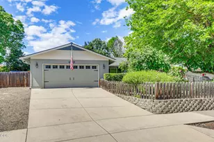 449 Teakwood Dr, Eagle Point, OR 97524 - Photo 8