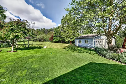 2076 Magnolia Avenue, Medford, OR 97501 - Photo 32