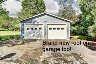 2076 Magnolia Ave, Medford, OR 97501 - Photo 2