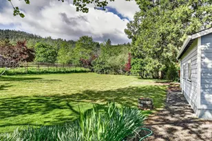 2076 Magnolia Ave, Medford, OR 97501 - Photo 44