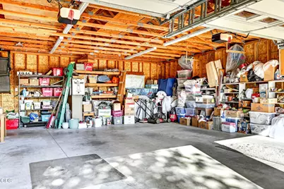 2076 Magnolia Avenue, Medford, OR 97501 - Photo 36