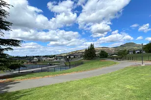 519 St Augustine Dr, Medford, OR 97504 - Photo 74