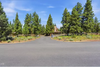 16738 Pine Tree Lane, Sisters, OR 97759 - Photo 2