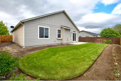 2727 NE 6th Drive, Redmond, OR 97756 - Photo 18