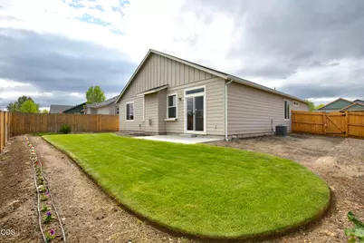 2727 NE 6th Drive, Redmond, OR 97756 - Photo 16