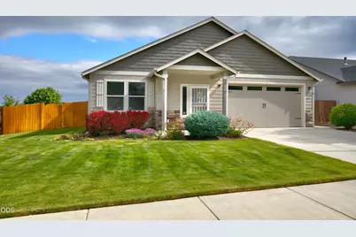 2727 NE 6th Drive, Redmond, OR 97756 - Photo 1