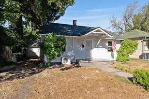 429 S Grape St, Medford, OR 97501 - Photo 2