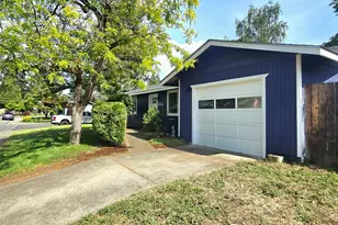 1133 SW Ballinger Dr, Grants Pass, OR 97526 - Photo 4
