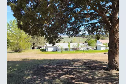 861 Russell Street, Klamath Falls, OR 97603 - Photo 2