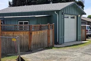 1716 SW K St, Grants Pass, OR 97526 - Photo 8